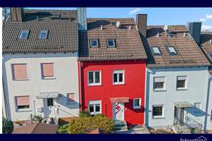 Sofort Bezugsfertig! Modernisiertes RMH mit Wohlfühlcharakter in zentraler Lage von Bayreuth – Die vollständige Adresse der Immobilie erhältst du vom Anbieter., 95445 Roter Hügel, Bayreuth – Vorschaubild 1