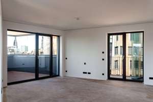 Über den Dächern der HafenCity: Skyline-Views vom 10. Obergeschoss (Endetage) im Eleven Decks – Überseeallee 2a, 20457 HafenCity, Hamburg – Vorschaubild 2