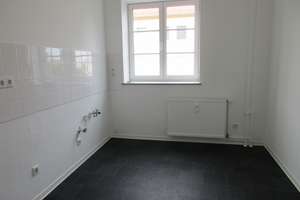 Alles was man braucht: ca 30 m2 Wohnzimmer+ ca 8,5 m2 großem Balkon! – Lutherstr. 19, 39112 Sudenburg, Magdeburg – Vorschaubild 4