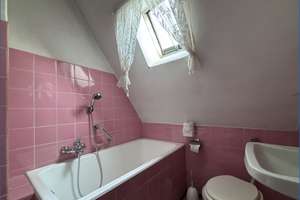 Altbau mit Charme wartet auf liebevolle Sanierung!
Ideal für Familien & Handwerker! – Die vollständige Adresse der Immobilie erhältst du vom Anbieter., 86529 Schrobenhausen – Vorschaubild 11
