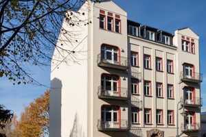 Traumhafte Maisonettewohnung mit 2 Balkonen in einem hochwertig sanierten Altbau !  – Zietenstraße 85, 9130 Chemnitz – Vorschaubild 1