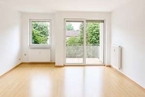 Charmante 3 ZKB - Wohnung mit viel Tageslicht und guter Raumaufteilung. Anfrage bitte per E-Mail! – Die vollständige Adresse der Immobilie erhältst du vom Anbieter., 86343 Königsbrunn – Vorschaubild 2