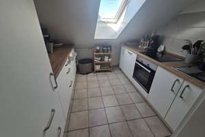 Tolle 2-Zimmer-Dachgeschosswohnung im Top-Zustand – Nievenheimer Str. 3-5, 41541 Dormagen – Vorschaubild 2
