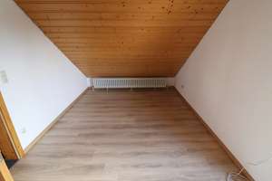 Freistehendes Einfamilienhaus mit wunderschönem Garten, Wintergarten und Doppelgarage! – Die vollständige Adresse der Immobilie erhältst du vom Anbieter., 72531 Hohenstein – Vorschaubild 12