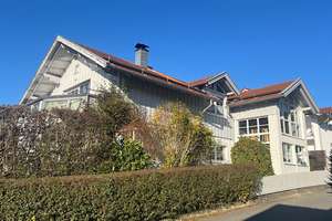 Ein wunderschönes Haus in ruhiger Lage von Regen – Die vollständige Adresse der Immobilie erhältst du vom Anbieter., 94209 Regen – Vorschaubild 1