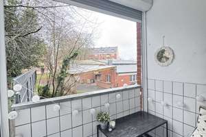 2-Zimmer Wohnung mit Balkon in Aachen-Mitte – Eisenbahnweg 40, 52068 Trierer Straße, Aachen – Vorschaubild 1