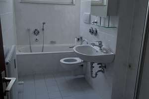 2 Raum Wohnung mit Einbauküche (befristet bis 28.02.2028) – Schwibbogenplatz 2, 86153 Am Schäfflerbach, Augsburg – Vorschaubild 3