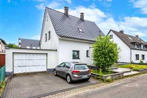 Leverkusen-Küppersteg: Freistehendes und modernisiertes 1- bis 2-Familienhaus sucht neue Bewohner! – Leverkusen – Vorschaubild 1