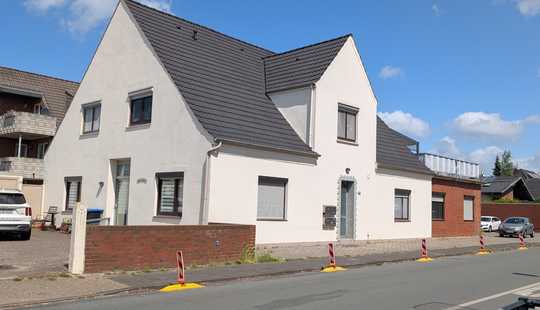 Bild von provisionsfrei Mehrfamilienhaus Haus mit 4-Wohnungen Stuhr Brinkum Anlageobjekt VON Privat