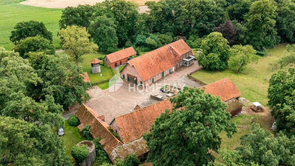 Immobilie in Steyerberg - Historisches Bauernhaus mit Weitblick – Großzügiges Anwesen mit 20.000 m² Grundstück in Alleinlage - Bild 0
