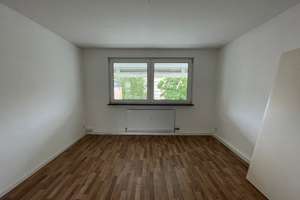 Renovierte 3-Zimmer-Wohnung mit Einbauküche  in guter Lage – Friedrich-Bauer-Str. 13, 91058 Forschungszentrum, Erlangen – Vorschaubild 2