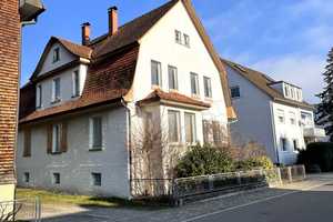 Reserviert! Sanierungsbedürftiges Zweifamilienhaus auf großzügigem Grundstück in Langenargen – Bodenseekreis – Vorschaubild 1