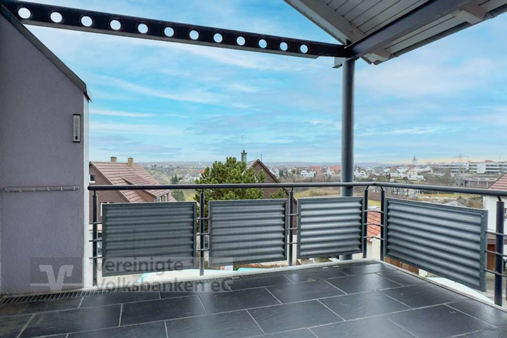Immobilie in Holzgerlingen - Großzügige Maisonette-Wohnung mit Studio, Balkon und Tiefgaragenstellplatz - Bild 3