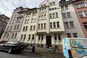 Linden  TOP-Lage Hochparterre mit Stuck und Balkon