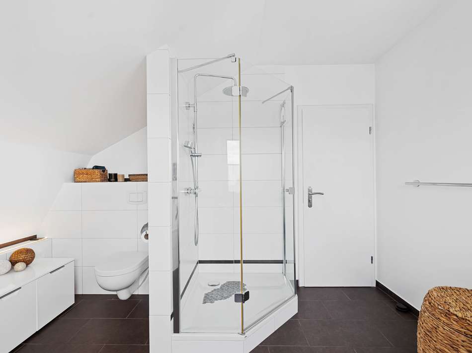 Tageslichtbad mit Dusche