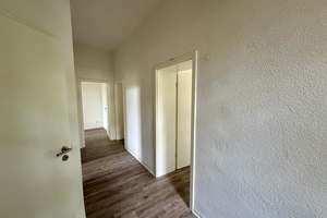 ERDGESCHOSS - 3 ZIMMER WOHNUNG MIT BALKON - LEER!!! – Rosenbergstraße 7, 47259 Hüttenheim, Duisburg – Vorschaubild 3