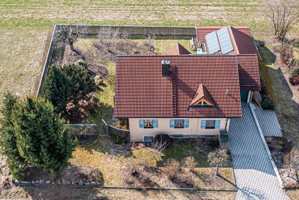 Immobilie in Schönthal - Leben mit Freiraum: Ihr Gartenrefugium mit vielseitigem Studio - Bild 2