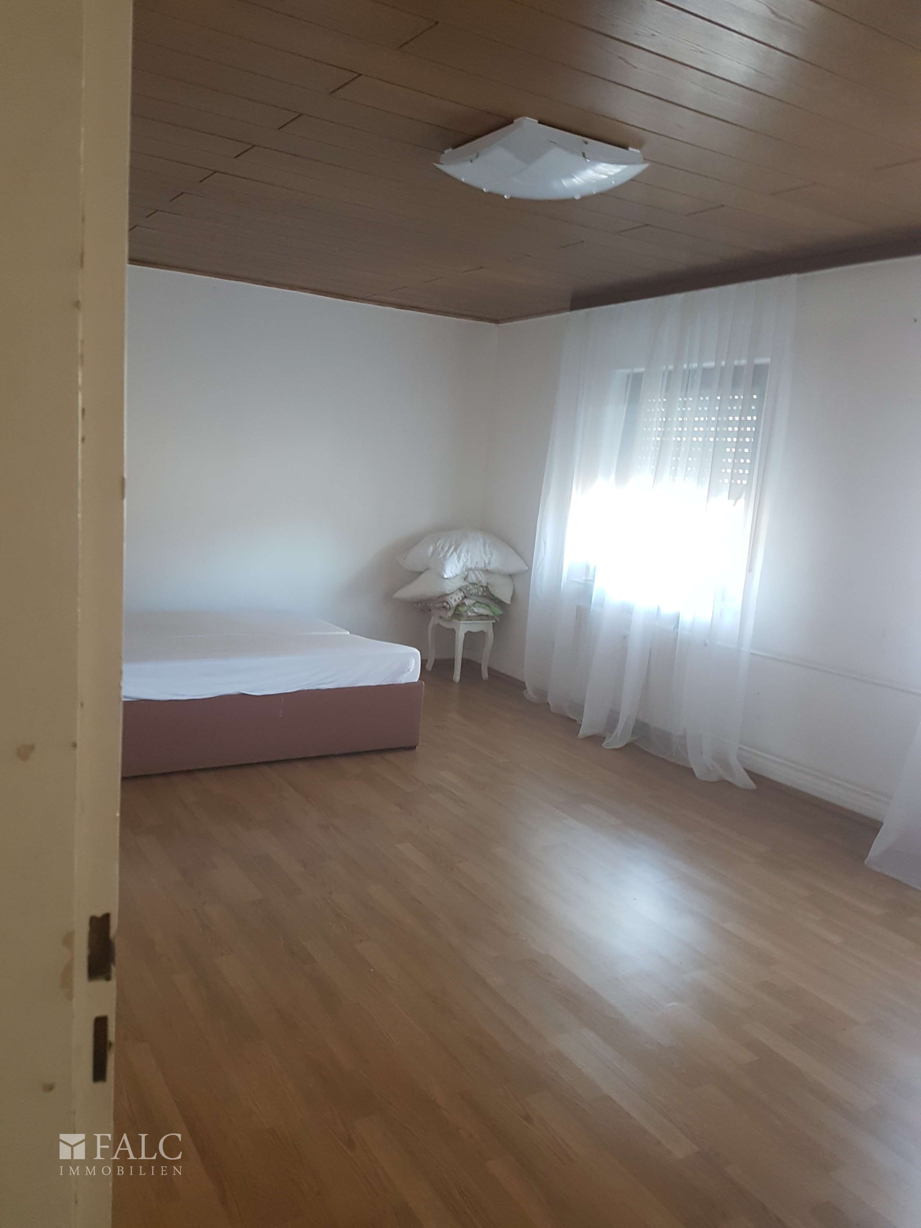 Immobilie in Friedberg (Hessen) - Investoren aufgepasst! - Mehrfamilienhaus mit Gewerbeeinheit in guter Lage - Bild 1