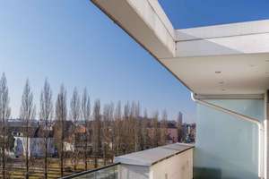 Lebens- und liebenswert: Sonniger Balkon mit Blick zum Park! Textilviertel! Holzböden! EBK! – Am Schäfflerbach 1a, 86153 Am Schäfflerbach, Augsburg – Vorschaubild 2