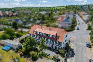 HISTORISCHES FACHWERKJUWEL MIT GARTENIDYLLE – DENKMALGESCHÜTZTES REIHENHAUS – Die vollständige Adresse der Immobilie erhältst du vom Anbieter., 1157 Briesnitz, Dresden – Vorschaubild 2