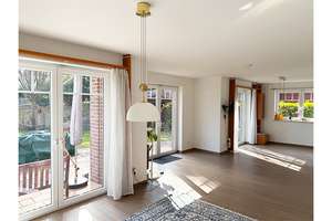 Exklusives Familienhaus nahe Hermsdorfer Fließ - modern, nachhaltig, naturnah  – Die vollständige Adresse der Immobilie erhältst du vom Anbieter., 13467 Hermsdorf, Berlin – Vorschaubild 3