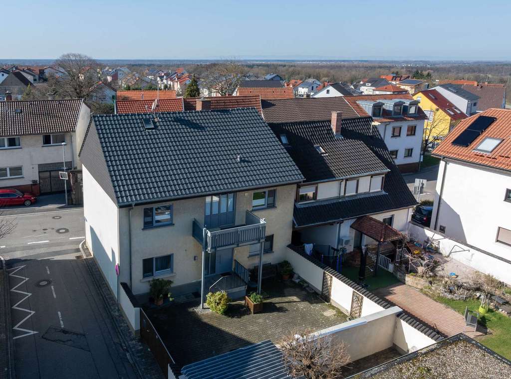 Immobilie in Rauenberg - Bezugsfreies, gepflegtes Zweifamilienhaus in zentraler Lage von Rauenberg-Malschenberg - Bild 1