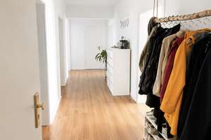 Großzügige 4-Zimmer-Wohnung mit Balkon in zentraler Lage von Düsseldorf-Unterbilk – 40217 Unterbilk, Düsseldorf – Vorschaubild 3