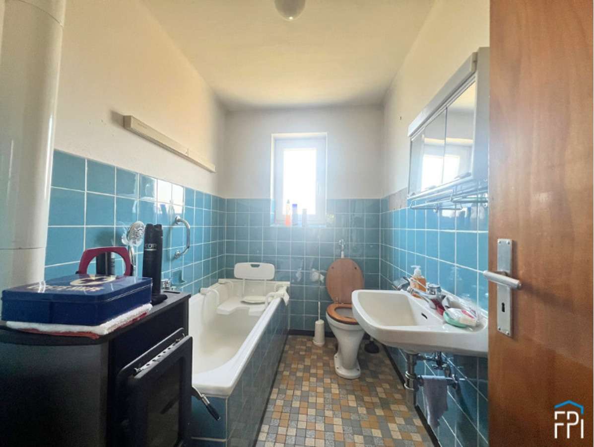 Immobilie in Kelheim - Herrlich zentral wohnen: Einfamilienhaus in Kelheim bei den Schulen - Bild 2