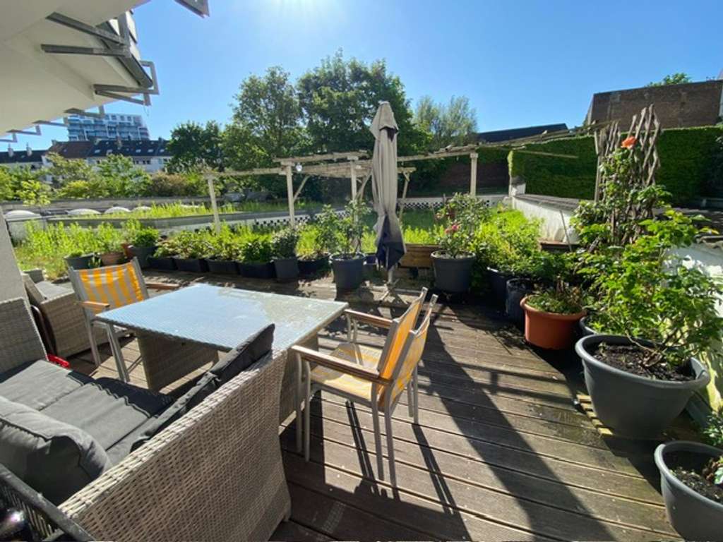 Achtung Preissturz! In  Pempelfort: Vermietete Eigentumswohnung mit großer Terrasse in Top-Lage