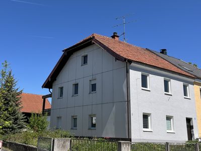 4 Zimmer Wohnung im Obergeschoss mit großem Garten in Eichendorf