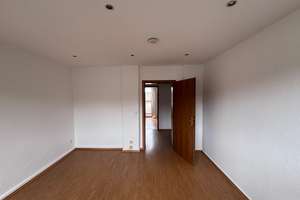 Charmante 1,5-Zimmer-Dachgeschosswohnung in zentraler Lage – Emmastr. 3, 40227 Oberbilk, Düsseldorf – Vorschaubild 2