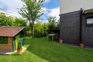 Modernes Familienhaus mit Dachterrasse, Sauna und Südwestgarten in Wiesbaden-Nordenstadt – Die vollständige Adresse der Immobilie erhältst du vom Anbieter., 65205 Nordenstadt, Wiesbaden – Vorschaubild 3