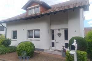 Lichtdurchflutetes Wohlfühlhaus mit Fernblick in Toplage von Homburg – Die vollständige Adresse der Immobilie erhältst du vom Anbieter., 66424 Homburg – Vorschaubild 2