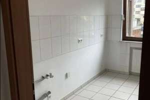 Sonnige 2-Zi.-Whg. Balkon/Stellplatz in schöner Lage von S-Weilimdorf – Landstuhler Straße 2, 70499 Weilimdorf (Ortsteil), Stuttgart – Vorschaubild 3
