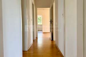 4-Zimmerwohnung mit ca. 620 qm eigenem Gartenparadies und Garage in Köln-Holweide! – Die vollständige Adresse der Immobilie erhältst du vom Anbieter., 51067 Holweide, Köln – Vorschaubild 5