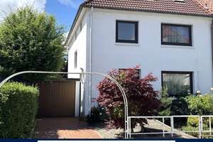 Bremerhaven Mitte: Historischer Altbaucharme trifft auf stilvolles Wohnen mit traumhaftem Garten • O