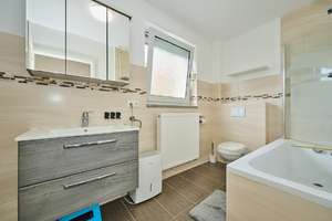 Reiheneckhaus mit Garage und Carport – Die vollständige Adresse der Immobilie erhältst du vom Anbieter., 94315 Kernstadt, Straubing – Vorschaubild 8