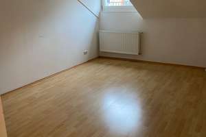 2-Zi.-DG-Wohnung nähe Business School als 2er-WG, für junges Paar oder Single – mit EBK und Loggia – Frankenstraße 16, 65183 Westend / Bleichstraße, Wiesbaden – Vorschaubild 2