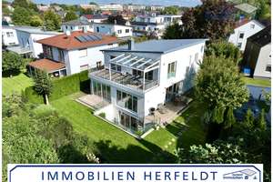 Exklusive 5-Zimmer-Wohnung mit Traumgarten und Wellnessbereich über zwei Etagen in Villenensemble – Die vollständige Adresse der Immobilie erhältst du vom Anbieter., 86156 Kriegshaber, Augsburg – Vorschaubild 2