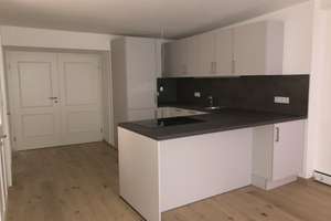 Historisch sanierte Altbauwohnung im Herzen von Regensburg – Die vollständige Adresse der Immobilie erhältst du vom Anbieter., 93047 Innenstadt, Regensburg – Vorschaubild 3