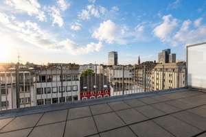 Moderne 2-Zimmer-Wohnung mit Einbauküche im beliebter City-Lage – Stresemannstraße 27, 40210 Stadtmitte, Düsseldorf – Vorschaubild 2