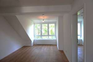 Neu ausgebautes Dachgeschoss!
2-Zi-Wohnung mit Einbauküche in Bramfeld! – Olewischtwiet 41 a, 22177 Bramfeld, Hamburg – Vorschaubild 2