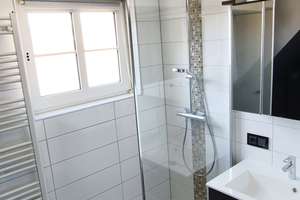 Gemütliche 3-Zimmer-Dachgeschosswohnung mit EBK & Stellplatz – 64319 Pfungstadt – Vorschaubild 5