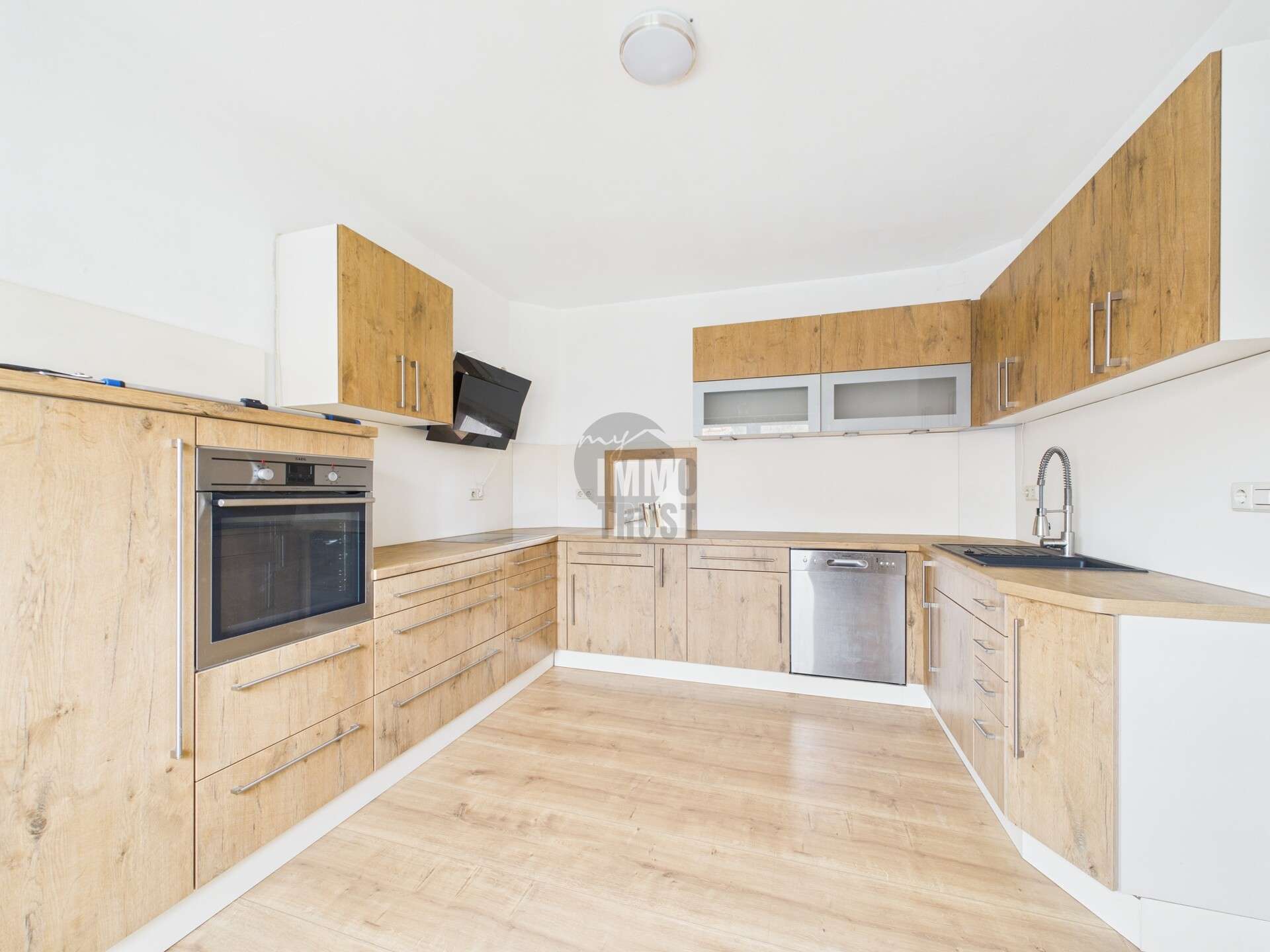 Immobilie in Boitzenburger Land - RUHEOASE AM DORFRAND MIT GROSSZÜGIGEM GRUNDSTÜCK UND SCHLOSSPANORAMA - Bild 3