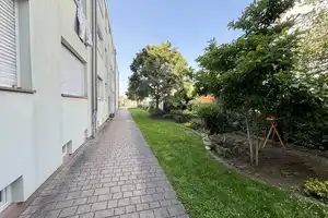 NÜRNBERG-ALTENFURT: GEPFLEGTE 3-ZI-HOCHPARTERRE-WOHNUNG MIT GROSSER LOGGIA UND EINZELGARAGE – Nürnberg – Vorschaubild 28