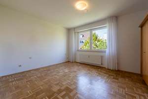 Ankommen & wohlfühlen – Helle Wohnung mit Balkon ins Grüne