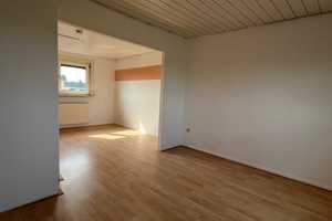 Charmantes Reihenhaus mit Erweiterungspotential in Feldrandlage von Bonames – Frankfurt am Main – Vorschaubild 5
