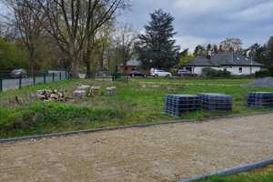 Baugrundstück mit Baugenehmigung für 3 Reihenhäuser mit jeweils 108 qm und 3 Garagen  in Südwinsen – Bahnhofstraße 23A, B, C, 29308 Celle (Kreis) – Vorschaubild 1