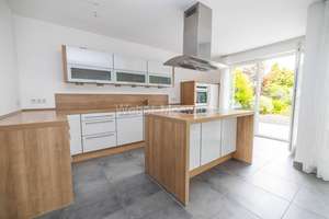 Modernes EFH (einseitig angebaut) mit gehobener Ausstattung, Nolte-EBK, FBH, Terrasse, Balkon etc. – Die vollständige Adresse der Immobilie erhältst du vom Anbieter., 53227 Limperich, Bonn – Vorschaubild 12