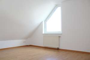 Helle 2-Zimmer-Dachwohnung mit Süd-Dachloggia und Tiefgaragenstellplatz in Taunusstein-Wehen – Aarstraße 217, 65232 Taunusstein – Vorschaubild 7